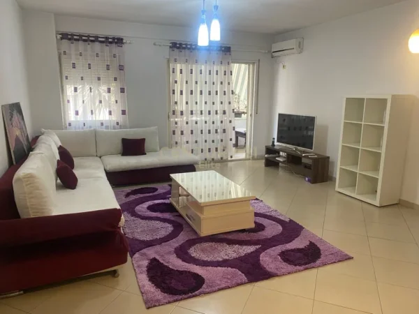 Tirane, jepet me qera apartament 2+1 Kati 1, 111 m² 450 € (fresku)
