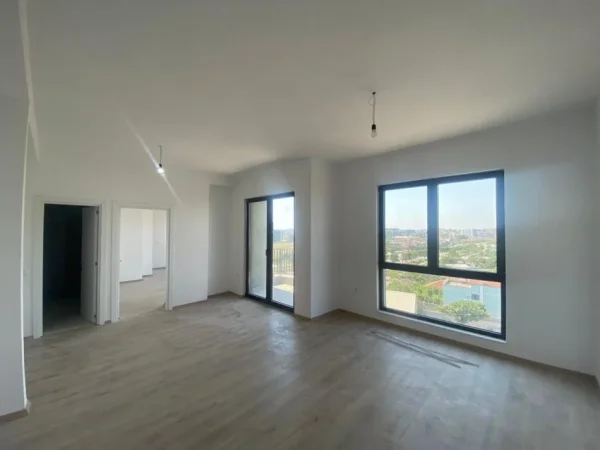 Tirane, shitet apartament 1+1+Ballkon Kati 5, 76 m² 135.000 € (Bulevardi i Ri)