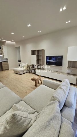 Tirane, shes apartament 3+1 Kati 1, 130 m² 320.000 € (Liqeni i thate)