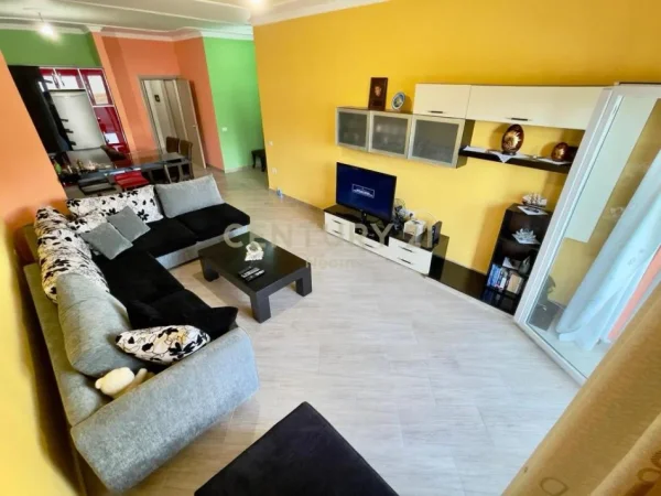 Tirane, jepet me qera apartament 2+1 Kati 4, 120 m² 620 € (Vilat gjermane)