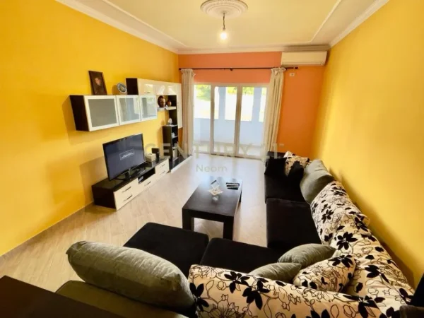Tirane, jepet me qera apartament 2+1 Kati 4, 120 m² 620 € (Vilat gjermane)