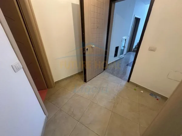 Shitet, Apartament 2+1, Ali Demi, Tiranë.