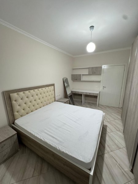 Tirane, jepet me qera apartament 1+1+Aneks+Ballkon Kati 6, 65 m² 600 € (komuna parisit)