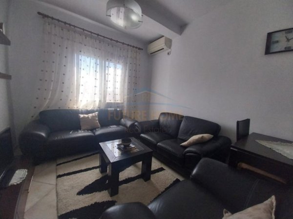 Tirane, jepet me qera apartament 2+1 Kati 6, 87 m² 600 € (Rruga Ferit Xhajko)