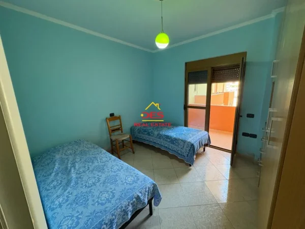 Vlore, jepet me qera apartament 2+1+Ballkon Kati 4, 120 m² 400 € (Rruga Kosova)