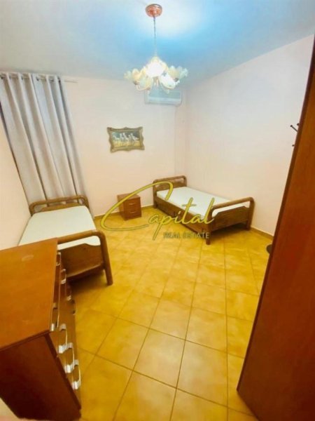 Tirane, jepet me qera apartament 2+1 Kati 9, 85 m² 580 € (KOMUNA E PARISIT)