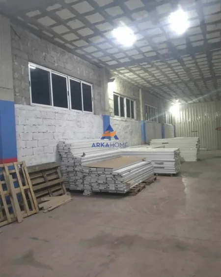 Tirane, jepet me qera magazine Kati 0, 600 m² 1.300 € (RRUGA STACIONI I TRENIT,VORË)