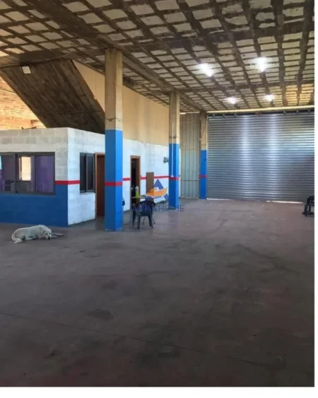 Tirane, jepet me qera magazine Kati 0, 600 m² 1.300 € (RRUGA STACIONI I TRENIT,VORË)