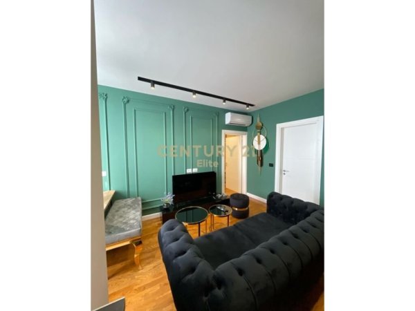 Tirane, jepet me qera apartament 1+1 Kati 6, 50 m² 750 € (Rr.Brigada e VIII)