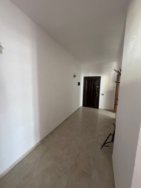 Durres, jepet me qera apartament 1+1+Ballkon , 70 m² 270 € (Ish Rajoni Policise)