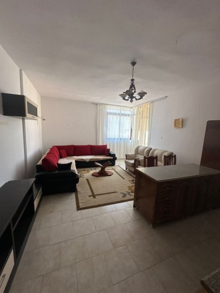 Durres, jepet me qera apartament 1+1+Ballkon , 70 m² 270 € (Ish Rajoni Policise)