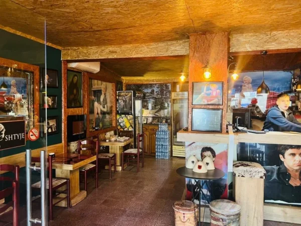 Tirane, jepet me qera lokal Kati 0, 80 m² 800 € (21 Dhjetori, prane shkolles Sabaudin Gabrani)