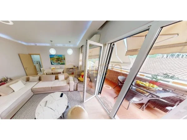 Tirane, shitet apartament , 142 m² 250.000 € (Liqeni i thate)