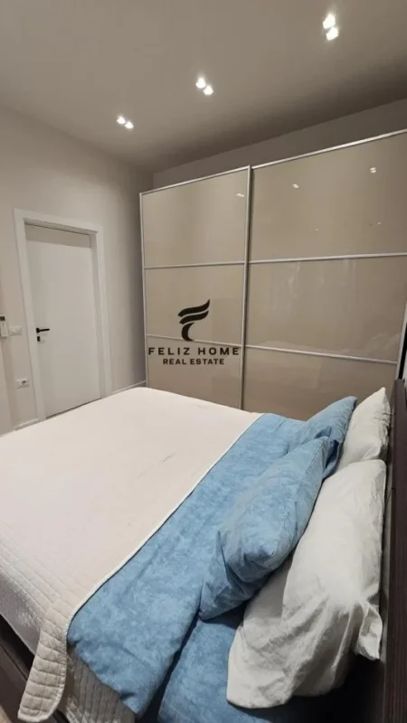 Tirane, jepet me qera apartament 3+1 Kati 1, 118 m² 1.150 € (LIQENI THATE)