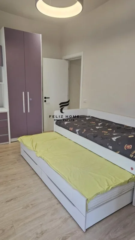 Tirane, jepet me qera apartament 3+1 Kati 1, 118 m² 1.150 € (LIQENI THATE)