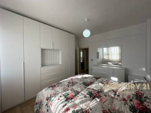 Tirane, jepet me qera apartament 2+1 Kati 4, 100 m² 800 € (Mozaiku i Tiranes)