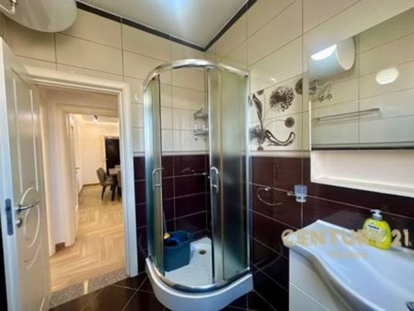Tirane, jepet me qera apartament 2+1 Kati 4, 100 m² 800 € (Mozaiku i Tiranes)