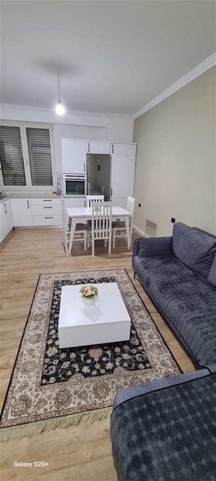Tirane, jepet me qera apartament 2+1+Ballkon Kati 7, 80 m² 550 € (rruga e elbasanit)
