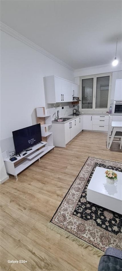 Tirane, jepet me qera apartament 2+1+Ballkon Kati 7, 80 m² 550 € (rruga e elbasanit)