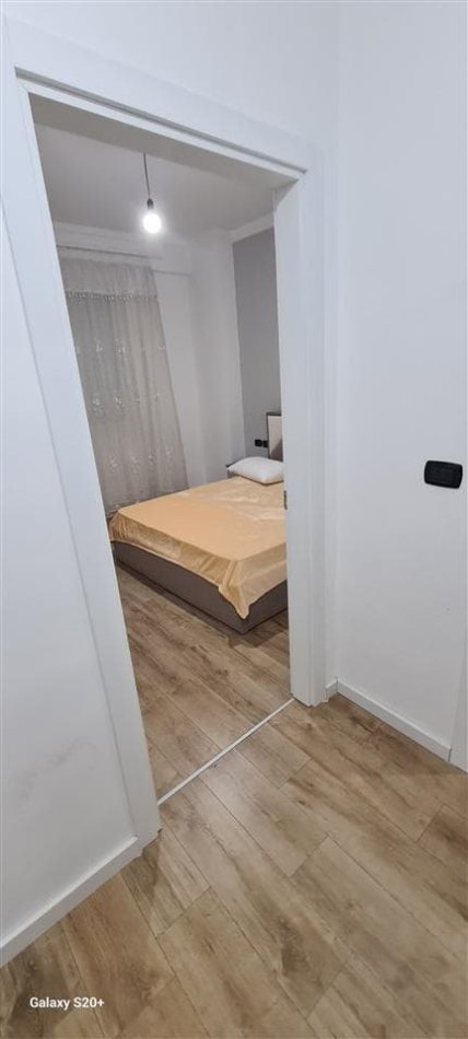 Tirane, jepet me qera apartament 2+1+Ballkon Kati 7, 80 m² 550 € (rruga e elbasanit)