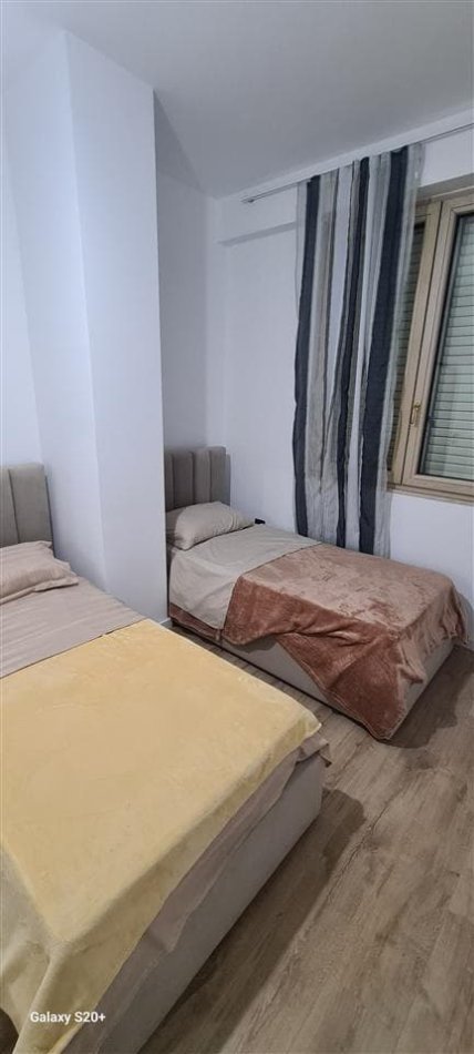 Tirane, jepet me qera apartament 2+1+Ballkon Kati 7, 80 m² 550 € (rruga e elbasanit)