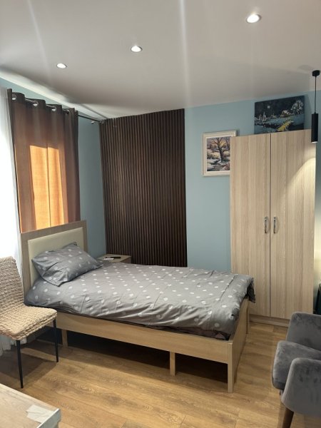 Tirane, jepet me qera apartament+verande | Penthouse 1+1+Ballkon Kati 4, 60 m² 650 € (Rr Riza Jasa nr 123/1)