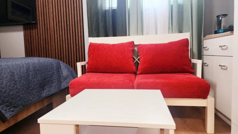 Tiranë. Jepet me qera apartament 1+1 Pazari i Ri. Penthouse 1+1+Ballkon Kati 4, 60 m² 5000 € (Rr Riza Jasa nr 123/1)