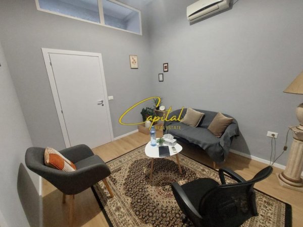 Tirane, jepet me qera Vile 4+1 Kati 3, 210 m² 1.200 € (SHKOLLA E BALETIT)