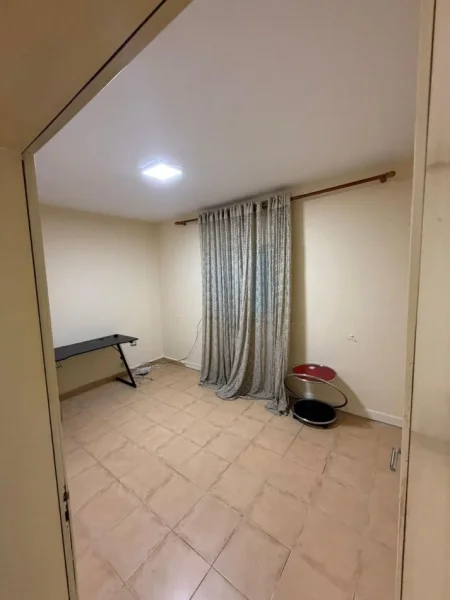 Tirane, jepet me qera apartament 2+1 Kati 5, 105 m² 700 € (komuna e parisit)
