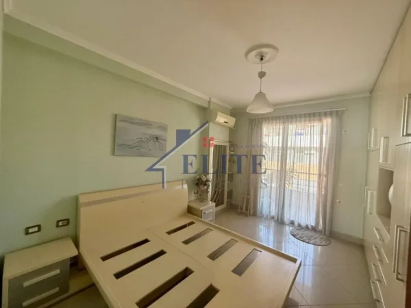 Tirane, jepet me qera apartament 3+1+Aneks+Ballkon Kati 8, 120 m² 600 € 