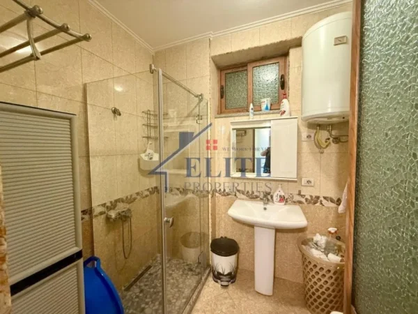 Tirane, jepet me qera apartament 3+1+Aneks+Ballkon Kati 8, 120 m² 600 € 