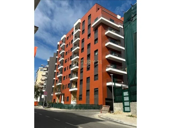 Tirane, shes apartament 2+1 Kati 6, 100 m² (kodra e diellit)