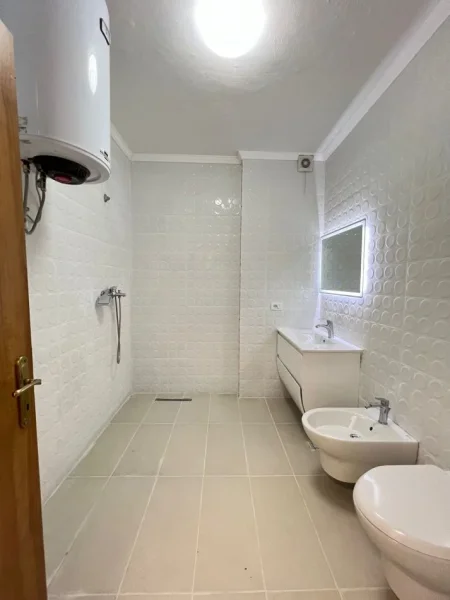 Tirane, shitet apartament 1+1+Ballkon Kati 9, 65 m² 87.000 € (Rrethrrotullimi i Yzberishit)