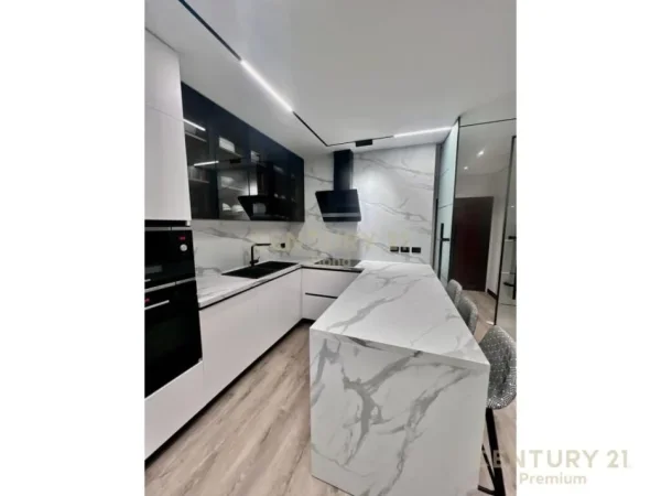 Sarande, shes apartament 2+1 Kati 9, 125 m² 255.000 € (Lagjia Nr. 4)