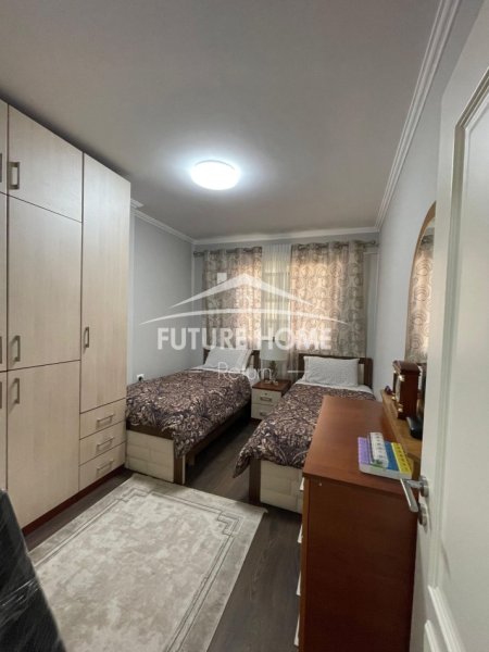 Tirane, jepet me qera apartament 2+1 Kati 4, 111 m² 800 € (Rruga e Barrikadave)