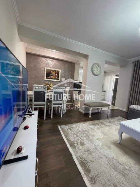Tirane, jepet me qera apartament 2+1 Kati 4, 111 m² 800 € (Rruga e Barrikadave)