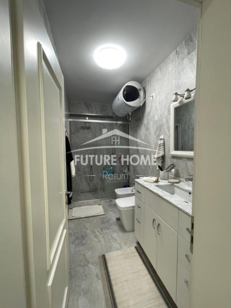 Tirane, jepet me qera apartament 2+1 Kati 4, 111 m² 800 € (Rruga e Barrikadave)