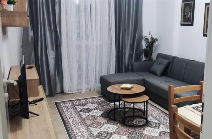 Tirane, jepet me qera apartament 2+1 Kati 9, 80 m² 450 € (misto mame)