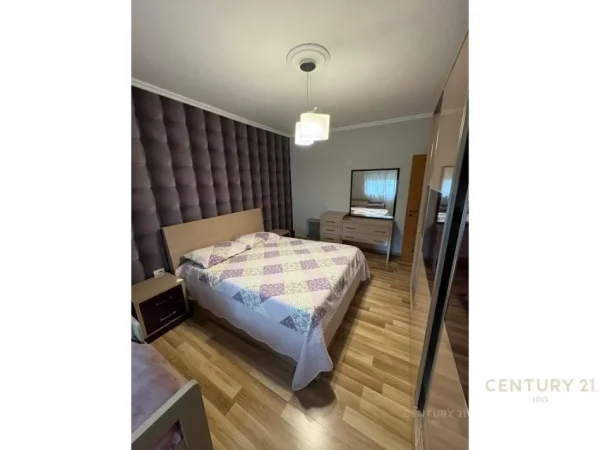 Tirane, shes apartament 1+1 Kati 3, 59 m² 128.000 € (unazes se vogel)