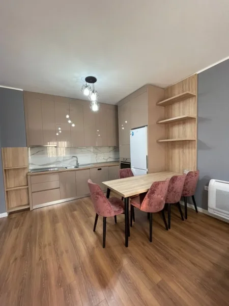 Tirane, jepet me qera apartament 2+1 Kati 7, 107 m² 650 € (OASIS RESIDENCE)