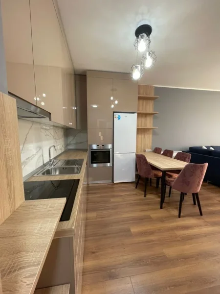 Tirane, jepet me qera apartament 2+1 Kati 7, 107 m² 650 € (OASIS RESIDENCE)