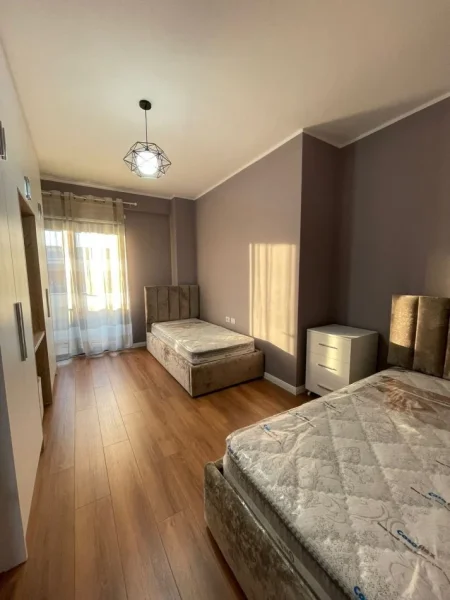 Tirane, jepet me qera apartament 2+1 Kati 7, 107 m² 650 € (OASIS RESIDENCE)