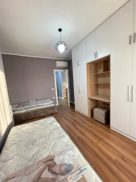 Tirane, jepet me qera apartament 2+1 Kati 7, 107 m² 650 € (OASIS RESIDENCE)