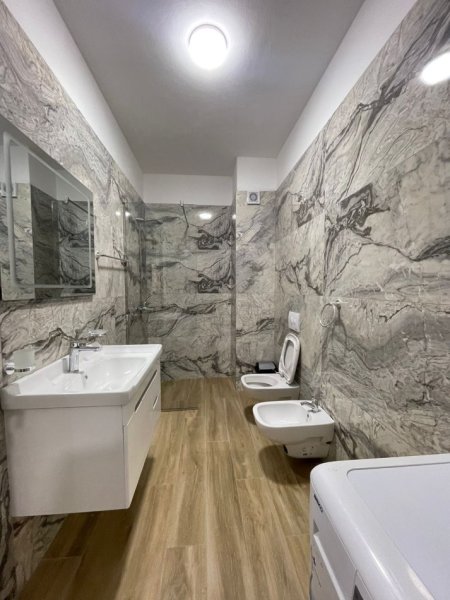 Tirane, jepet me qera apartament 2+1 Kati 7, 107 m² 650 € (OASIS RESIDENCE)