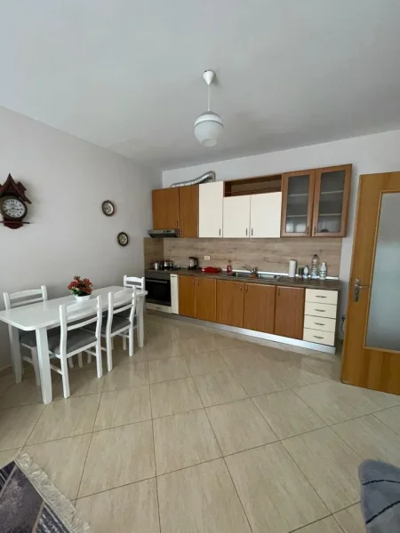 Tirane, jepet me qera apartament 2+1+Ballkon Kati 2, 120 m² 620 € (DON BOSKO)