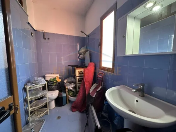 Shitet, Apartament 2+1+2, Misto Mame,Tirane. UNA54608