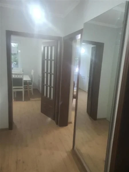 Tirane, jepet me qera apartament 2+1 Kati 1, 60 m² 700 € (sheshi willson)