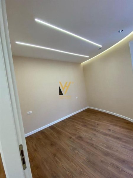 Tirane, jepet me qera zyre Kati 5, 70 m² 650 € (RRUGA MINE PEZA)