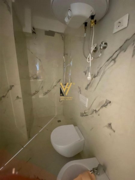 Tirane, jepet me qera zyre Kati 5, 70 m² 650 € (RRUGA MINE PEZA)