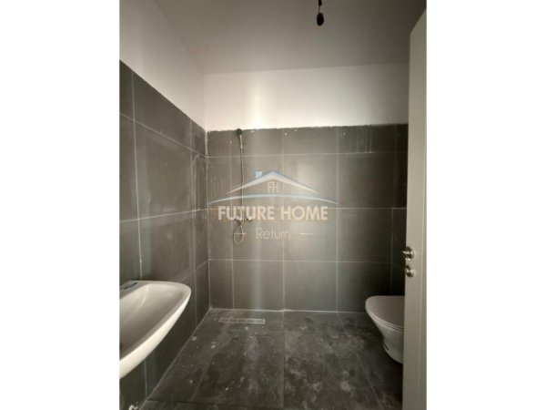 Tirane, shitet apartament 2+1+Ballkon Kati 4, 110 m² 203.000 € (ASL 2 RRUGA KONGRESI MANASTIRIT)